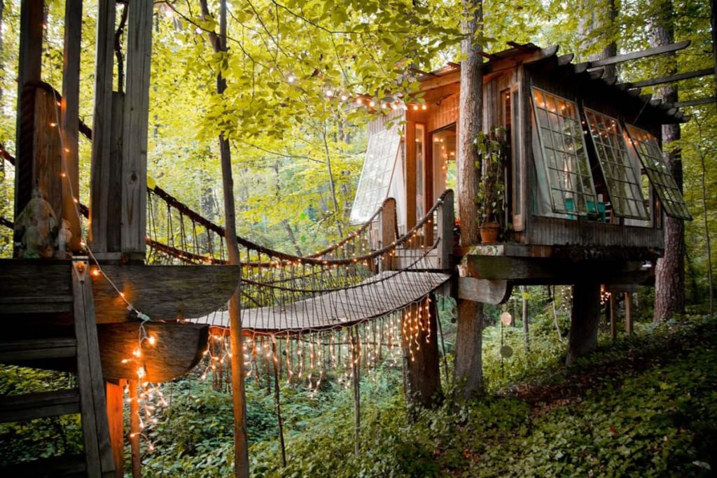 Romantic Airbnb Getaways Secluded Intown Treehouse