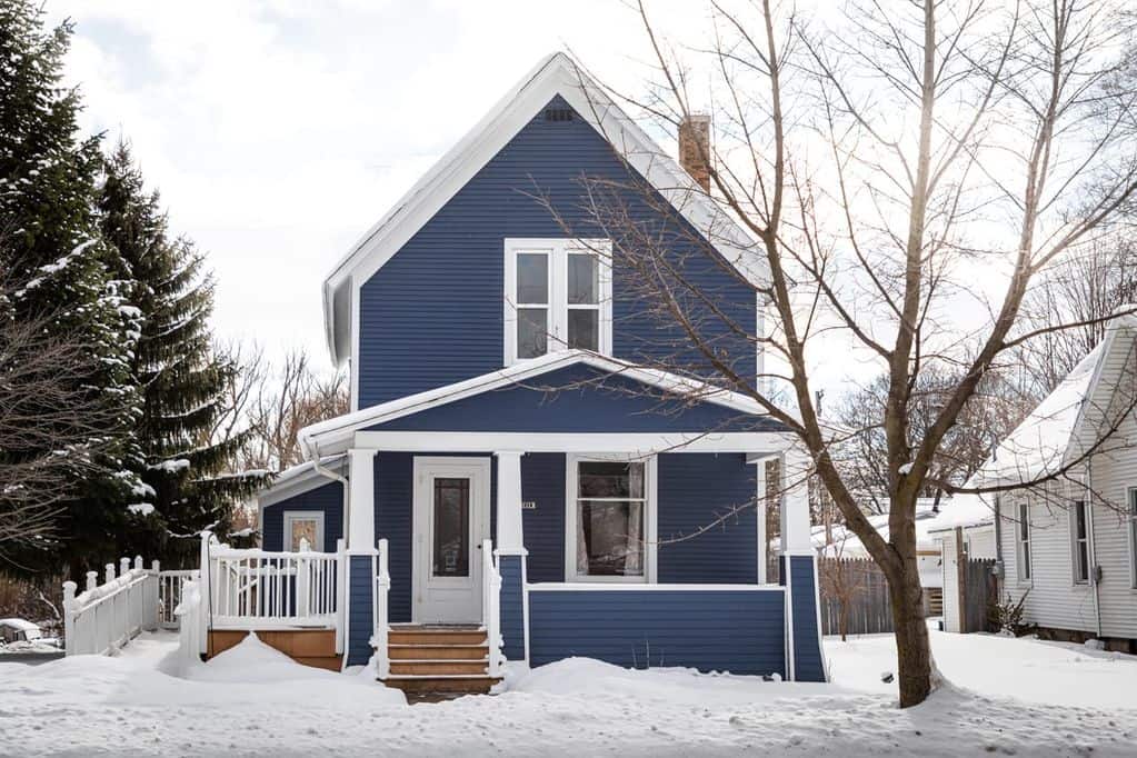 Best Vrbo in Traverse City The Blue House on Front Walk Downtown Dog Friendly