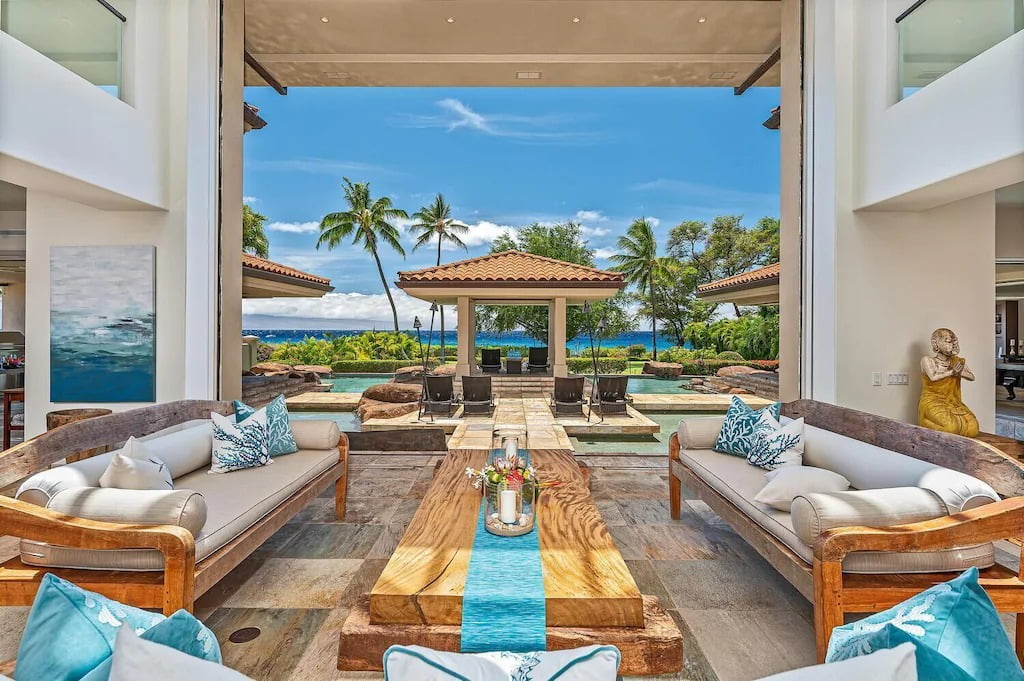 Luxury Rentals in Maui Kaanapali Beachfront Home