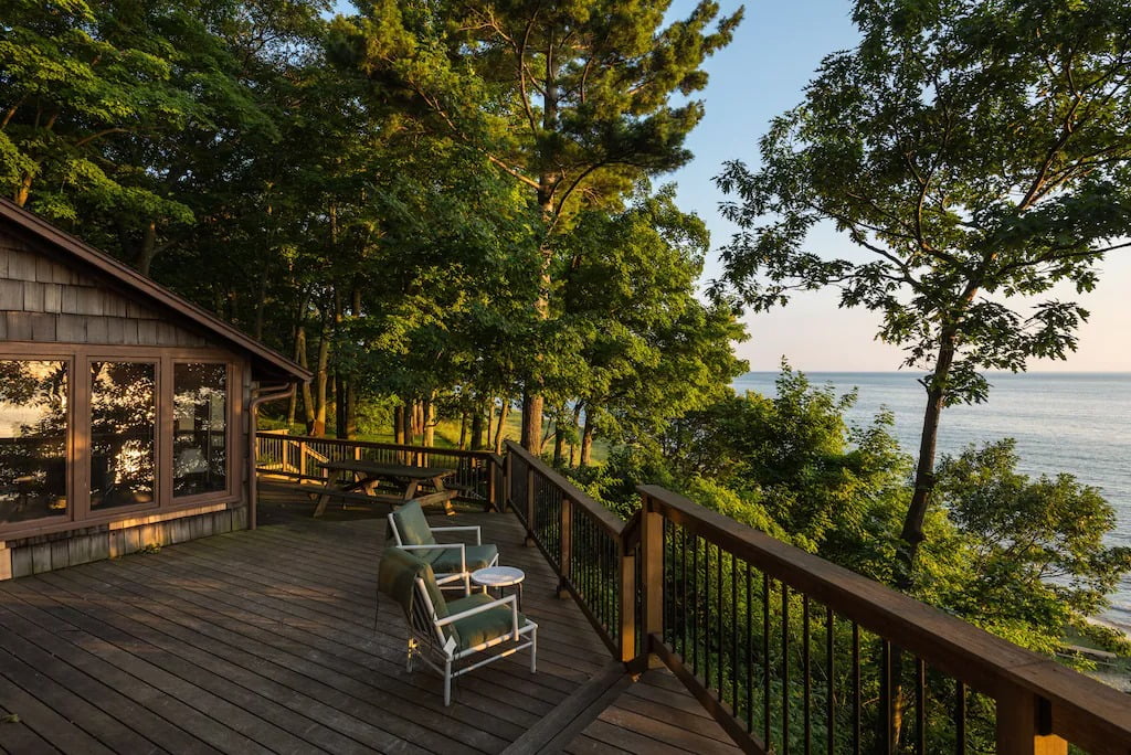 Best VRBOs Michigan Luxury Cabin Rentals Charming Lake Michigan Cabin - The Writer's Cabin