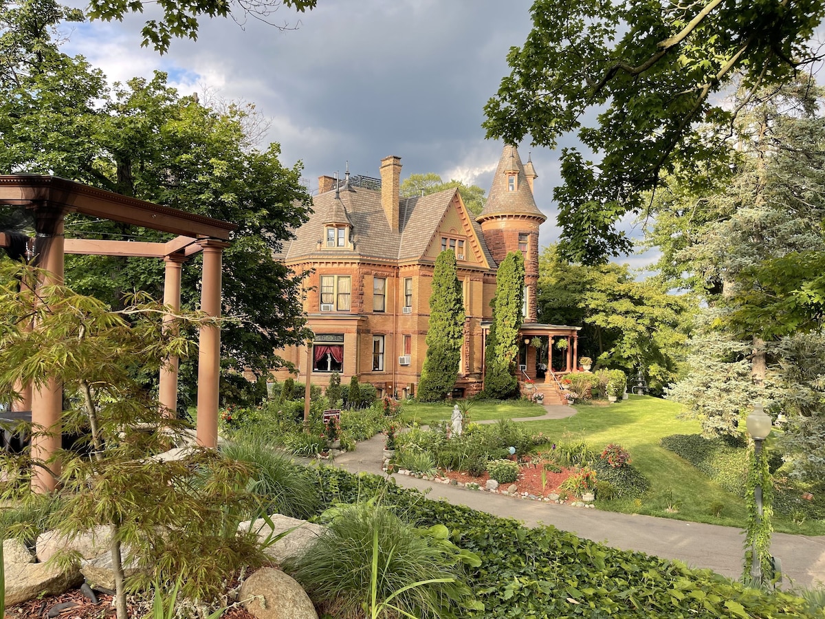 18 Best Bed and Breakfast in Michigan Romantic and Cozy Getaways